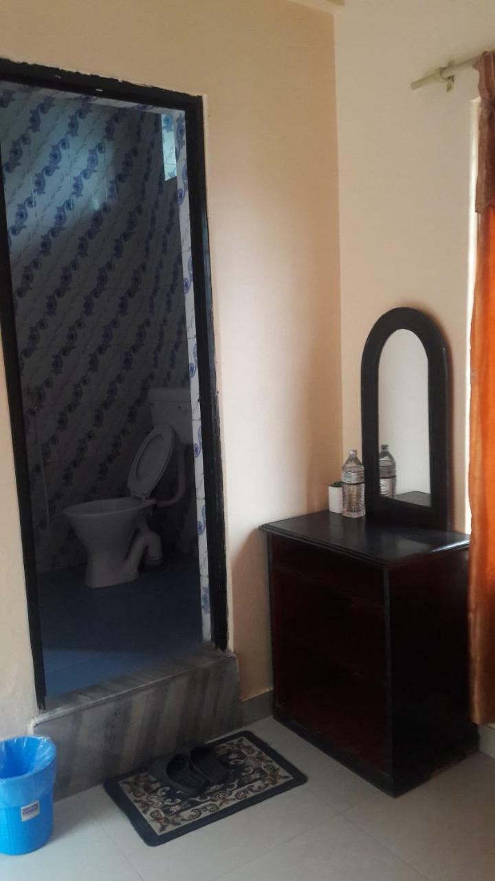Hotel Direction Pokhara Rum bild