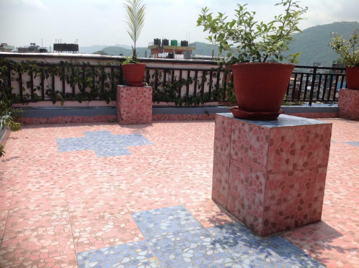 Hotel Direction Pokhara Exteriör bild