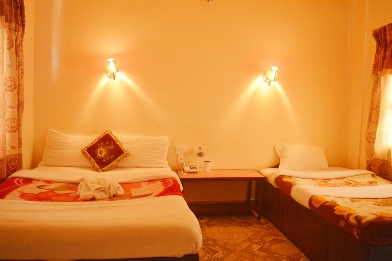 Hotel Direction Pokhara Exteriör bild