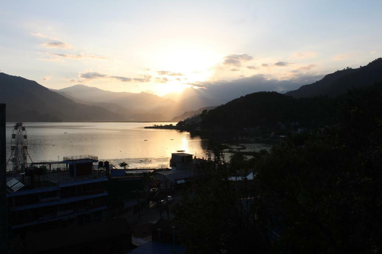 Hotel Direction Pokhara Exteriör bild