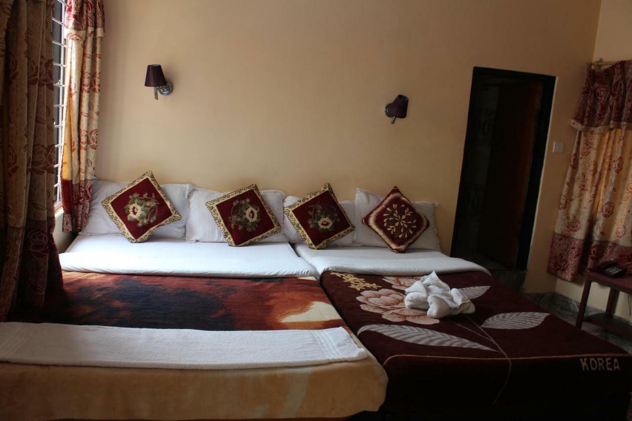 Hotel Direction Pokhara Exteriör bild
