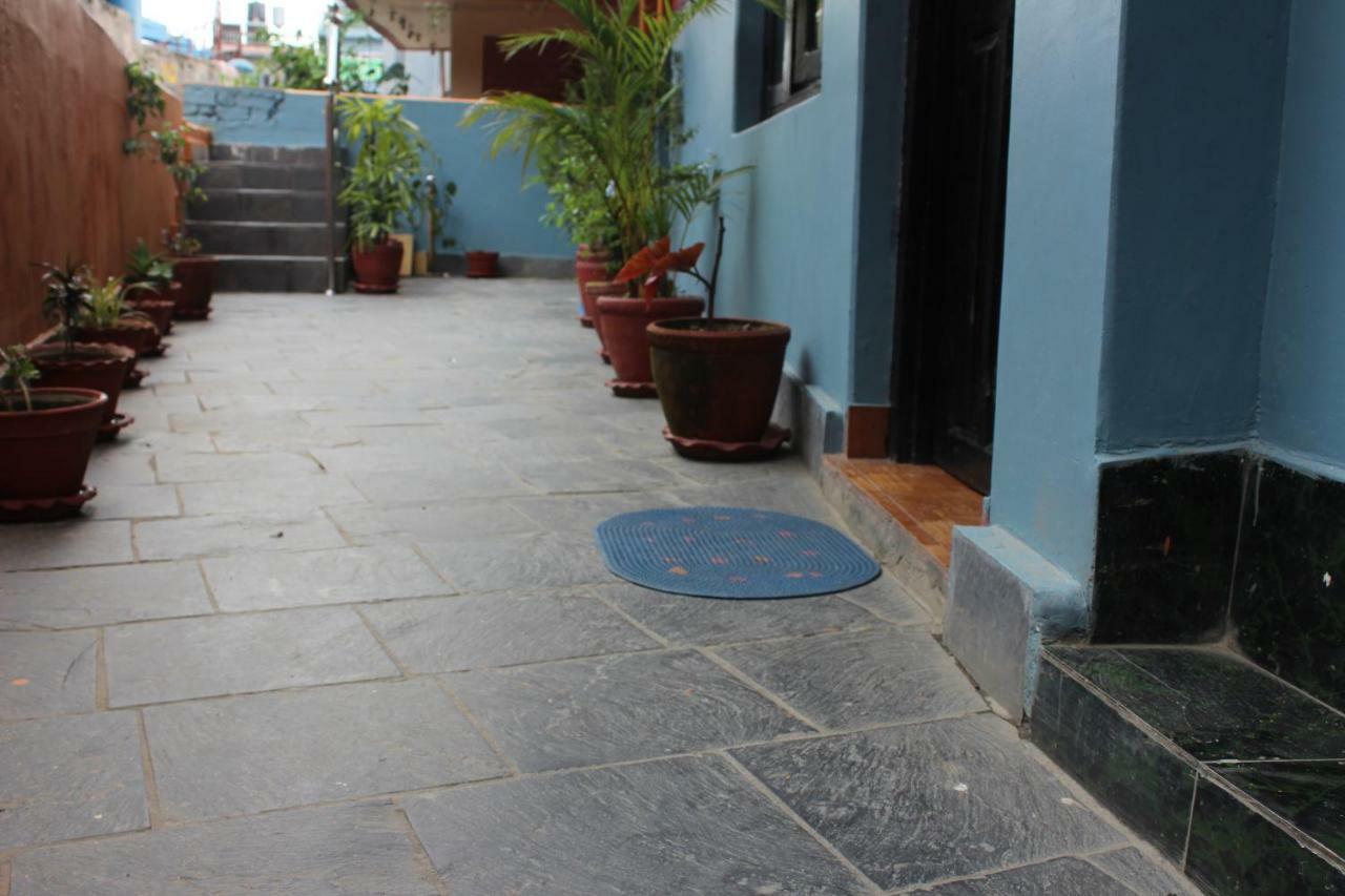 Hotel Direction Pokhara Exteriör bild