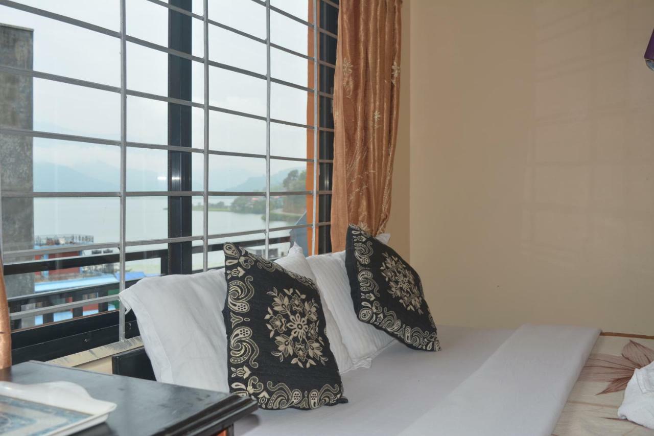 Hotel Direction Pokhara Exteriör bild